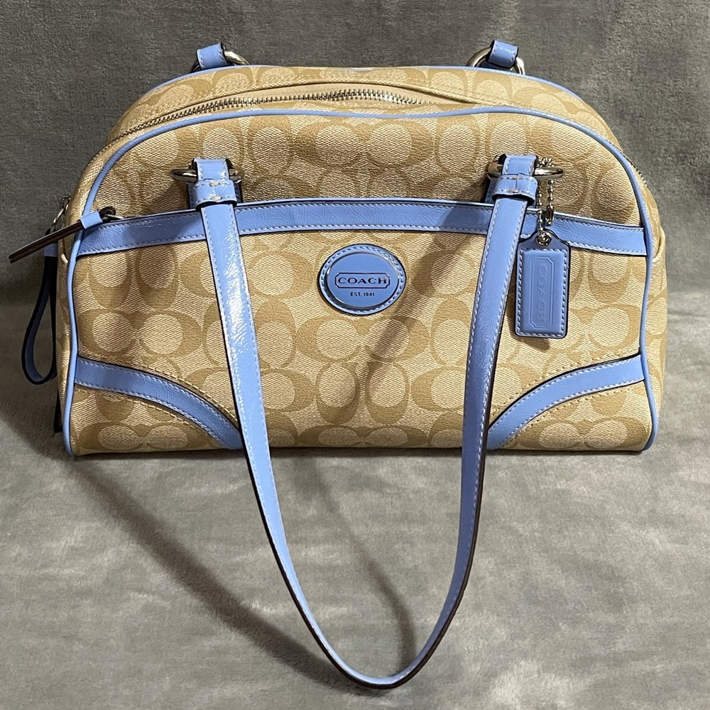 ❌SOLD❌ NWOT Coach Signature Peyton Shoulder Purse! - Picture 2 of 8